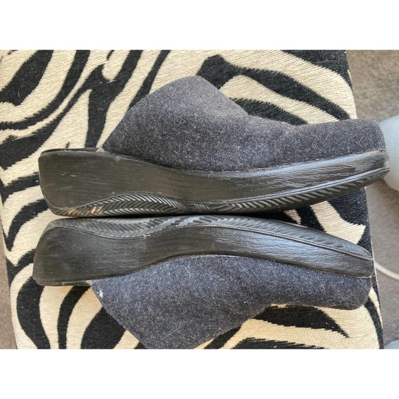 Clarks dark gray charcoal wool clogs, women's size 8 - Picture 8 of 12